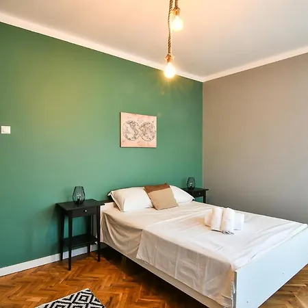 Nauticus Flat Center Apartment *